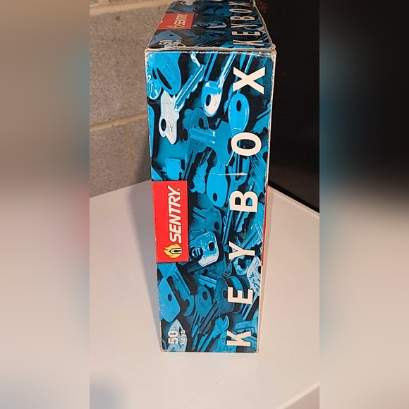 Sentry Safe Key Box KB-50, organizes 50 keys, New In Box - Picture 2 of 6